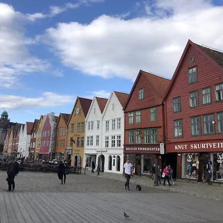 Is Bergen, 2 Min Walk To Everything * Bergen